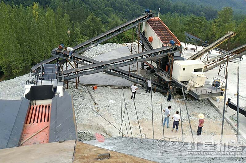 移動(dòng)碎石機(jī)在湖北武漢 移動(dòng)碎石機(jī)在湖北武漢